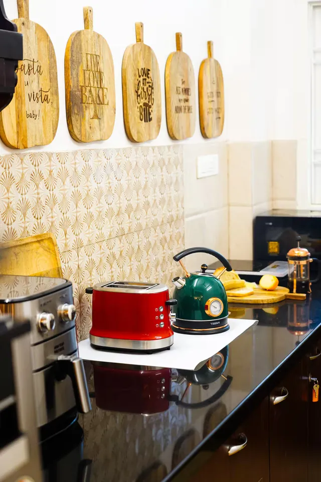 Timber Luxe Ateliér — designer kitchen with premium appliances